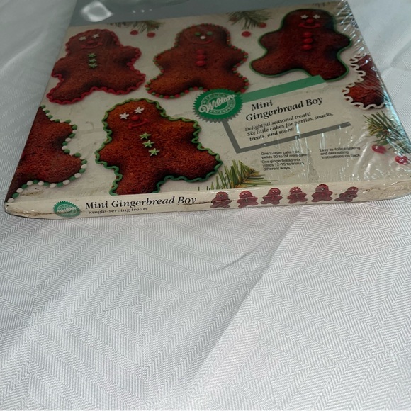 Wilton‎ Mini Gingerbread Boy Cake Pan 1990 New - Picture 11 of 11